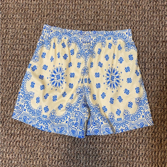 Bravest Studios Blue Cream Paisley Shorts  BRAND NEW Size Large - Picture 1 of 4